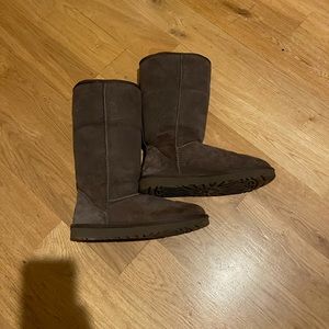 Chocolate brown tall Ugg’s